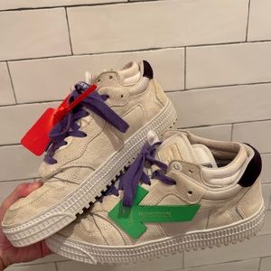 OFF-WHITE court low
